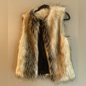 Small stylish faux fur vest - small